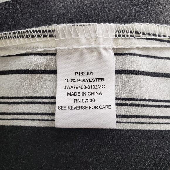 Crave fame by Almost Famous Cold Shoulder Blouse - Picture 6 of 7